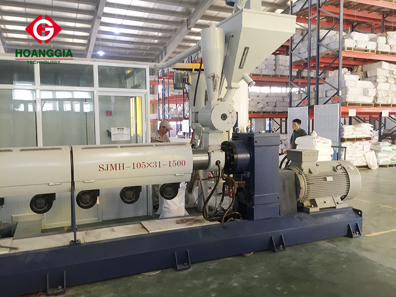 Lắp đặt biến tần INVT cho hệ thống máy đùn nhựa tại Hải Phòng 