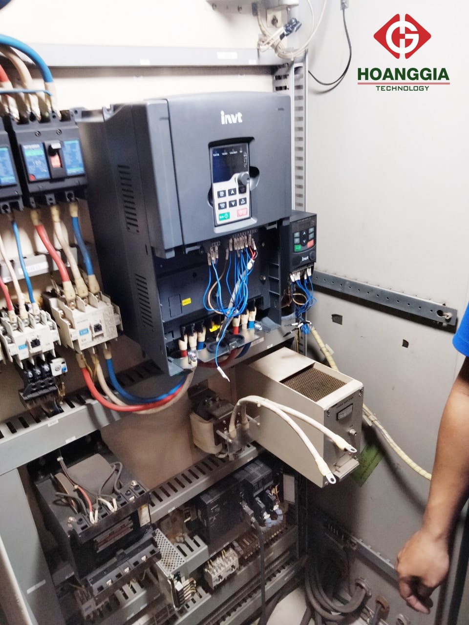 Lắp đặt biến tần INVT thay thế cho biến tần Mitsubishi chạy cho ứng dụng Turning Rolls