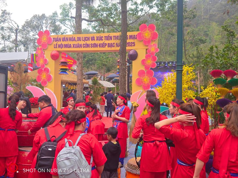 Du Xuân Đầu Năm 2025 Hoàng Gia Automation – Hành Trình Về Miền Đất Linh Thiêng